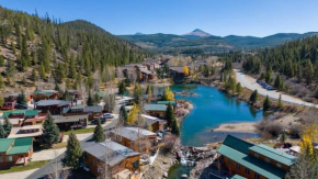 2BR Riverside Cabin Near Trails with Hot Tub Access Breckenridge